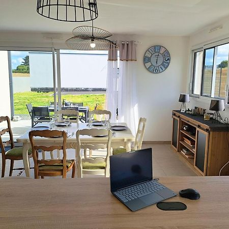 Single Storey Holiday Home In Cleder Bagian luar foto