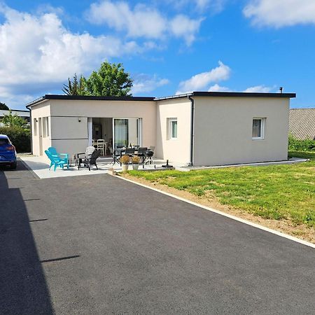 Single Storey Holiday Home In Cleder Bagian luar foto