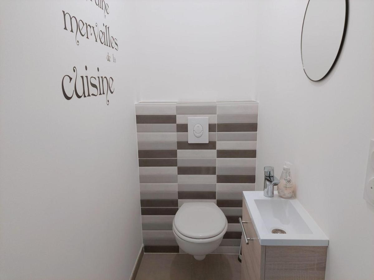 Single Storey Holiday Home In Cleder Bagian luar foto