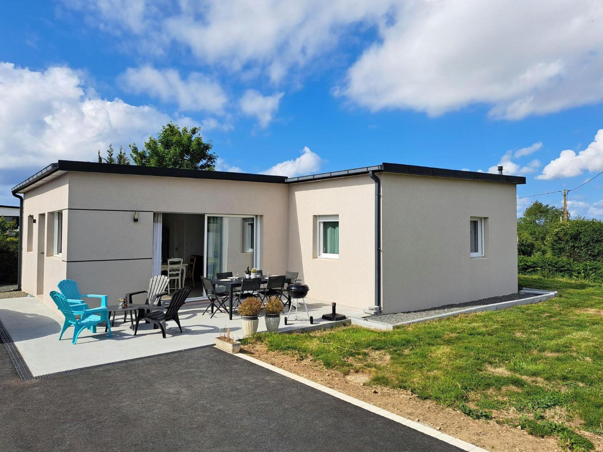 Single Storey Holiday Home In Cleder Bagian luar foto